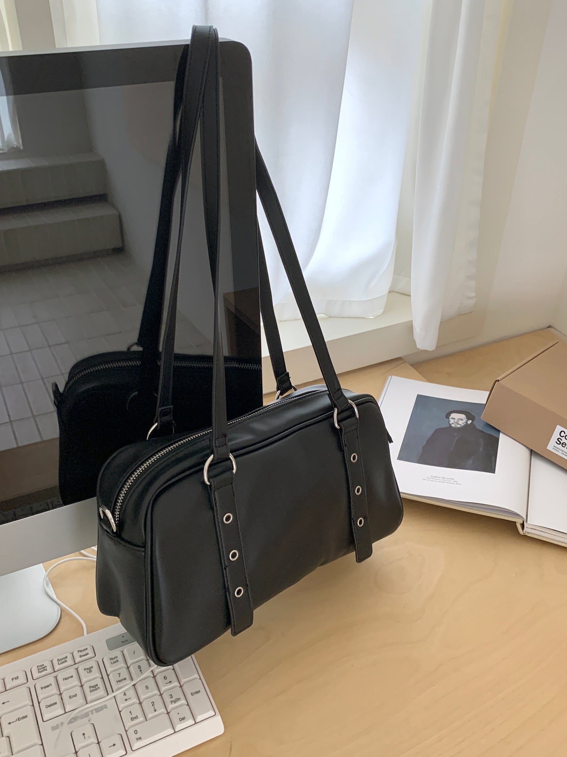 Heartbreaker Shoulder Bag in Black