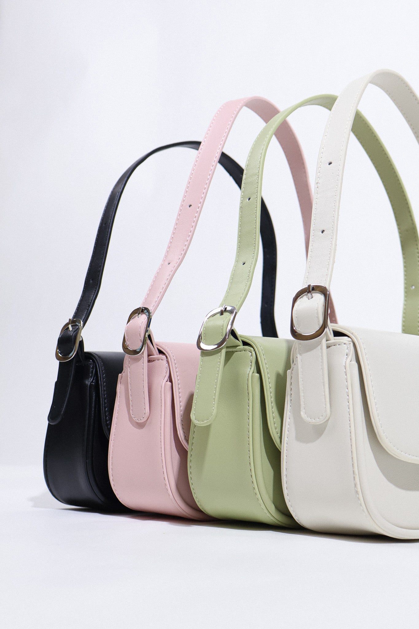 Daydreamer Shoulder Bag in Black
