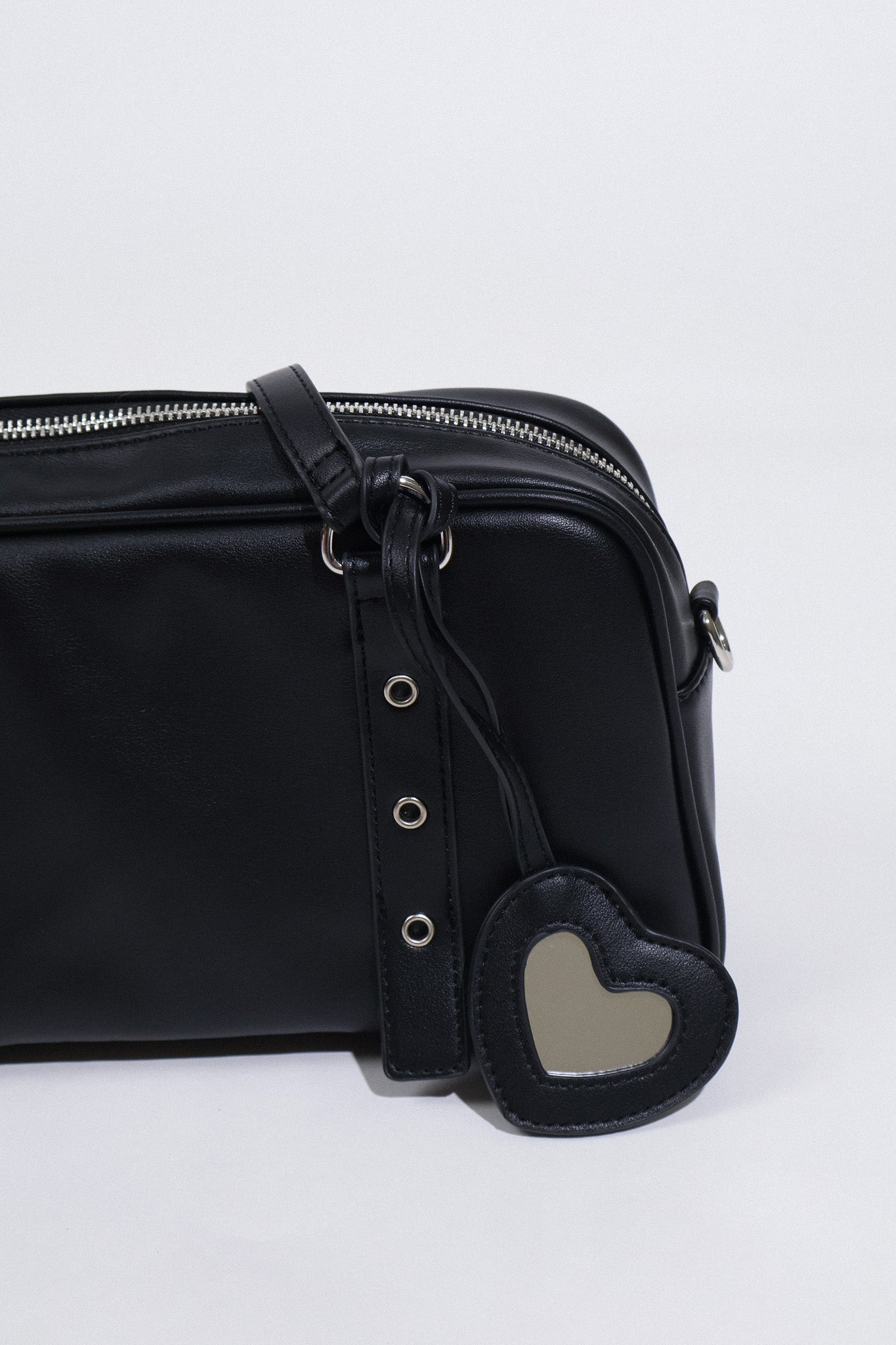 Heartbreaker Shoulder Bag in Black