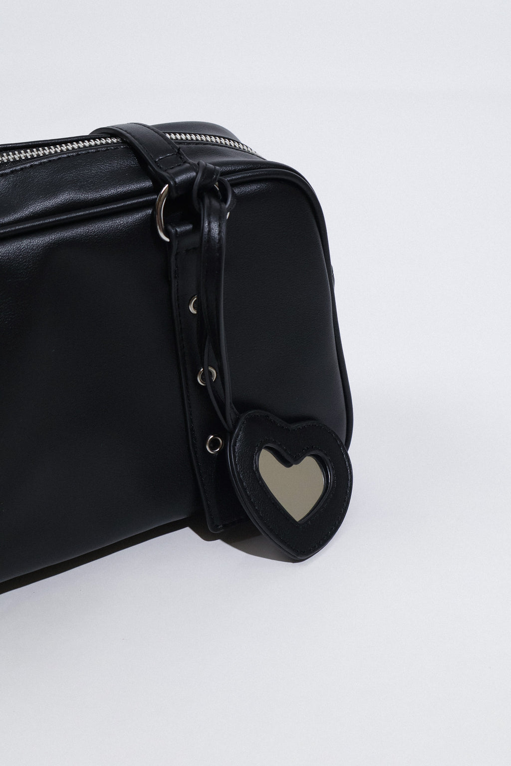 Heartbreaker Shoulder Bag in Black