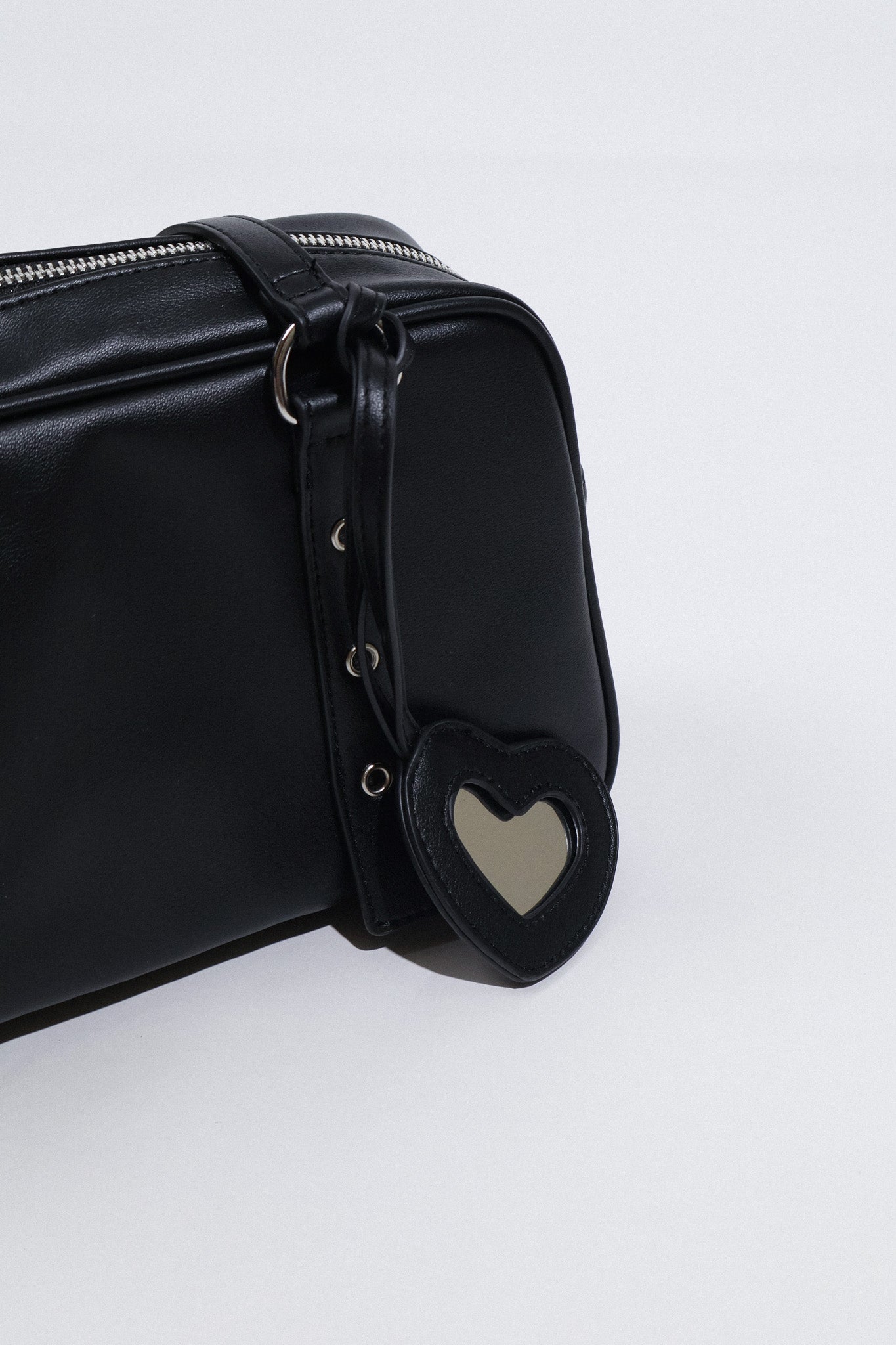 Heartbreaker Shoulder Bag in Black