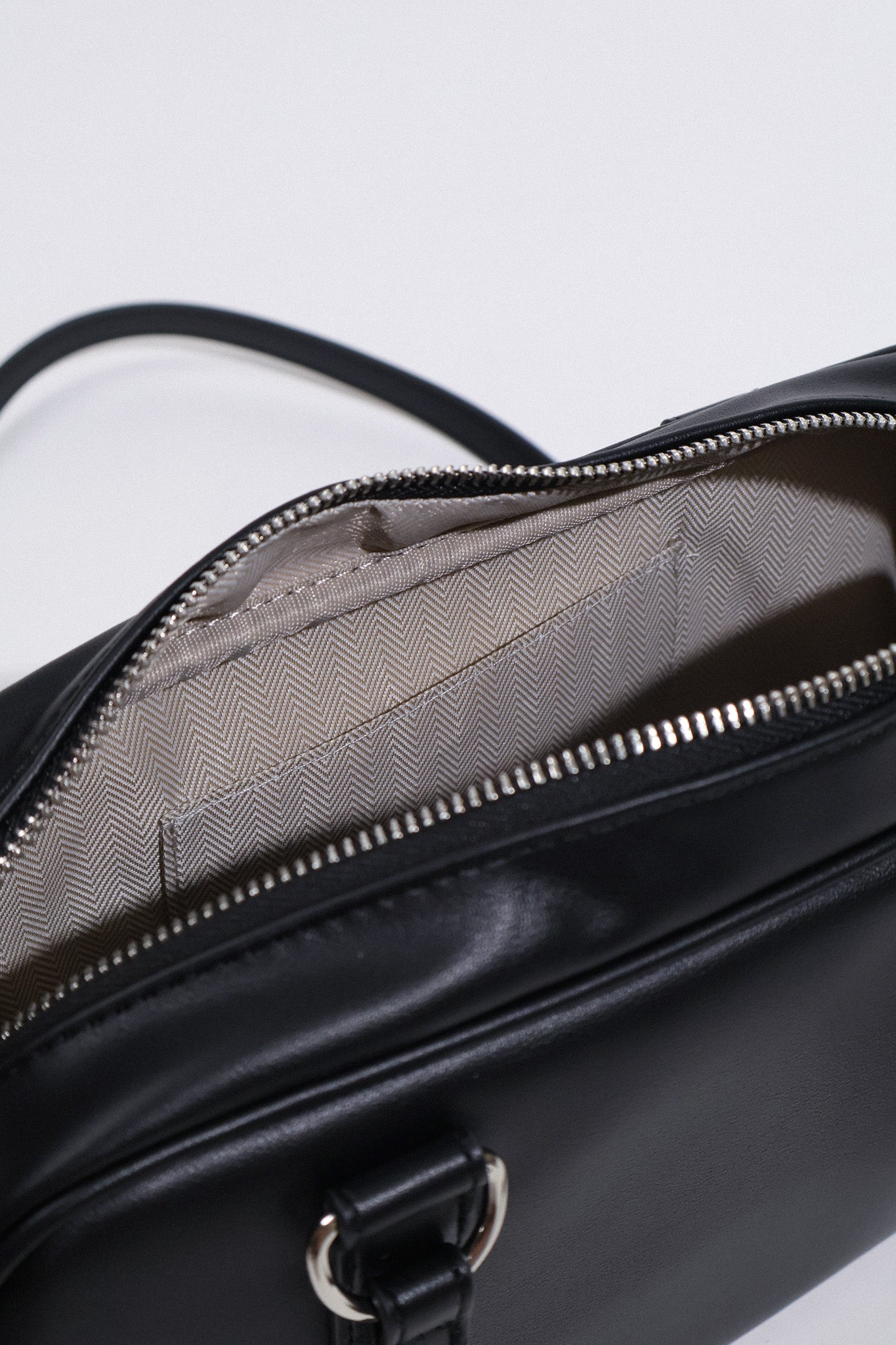 Heartbreaker Shoulder Bag in Black