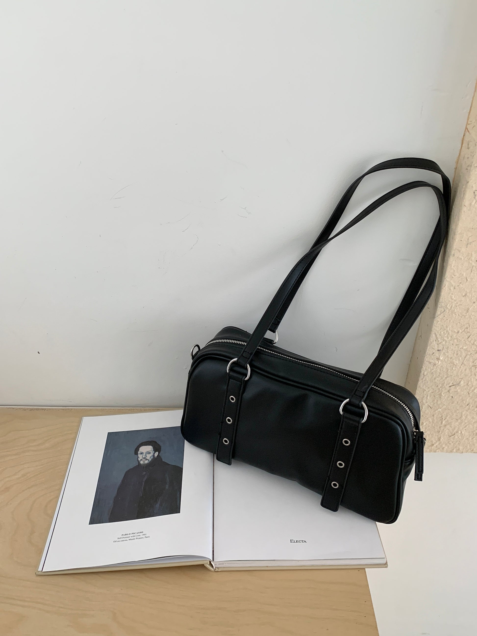 Heartbreaker Shoulder Bag in Black